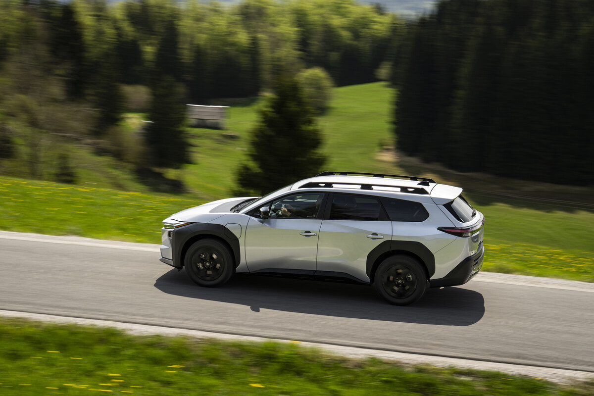 Rekordjagd auf dem Automarkt: Wie der Toyota Elektroauto Absatz Europa im Sturm erobert. Auf dem Foto ein Toyota bZ4X Touring.